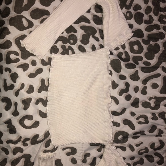 Fashion Nova Long sleeve crop top - Picture 2 of 5